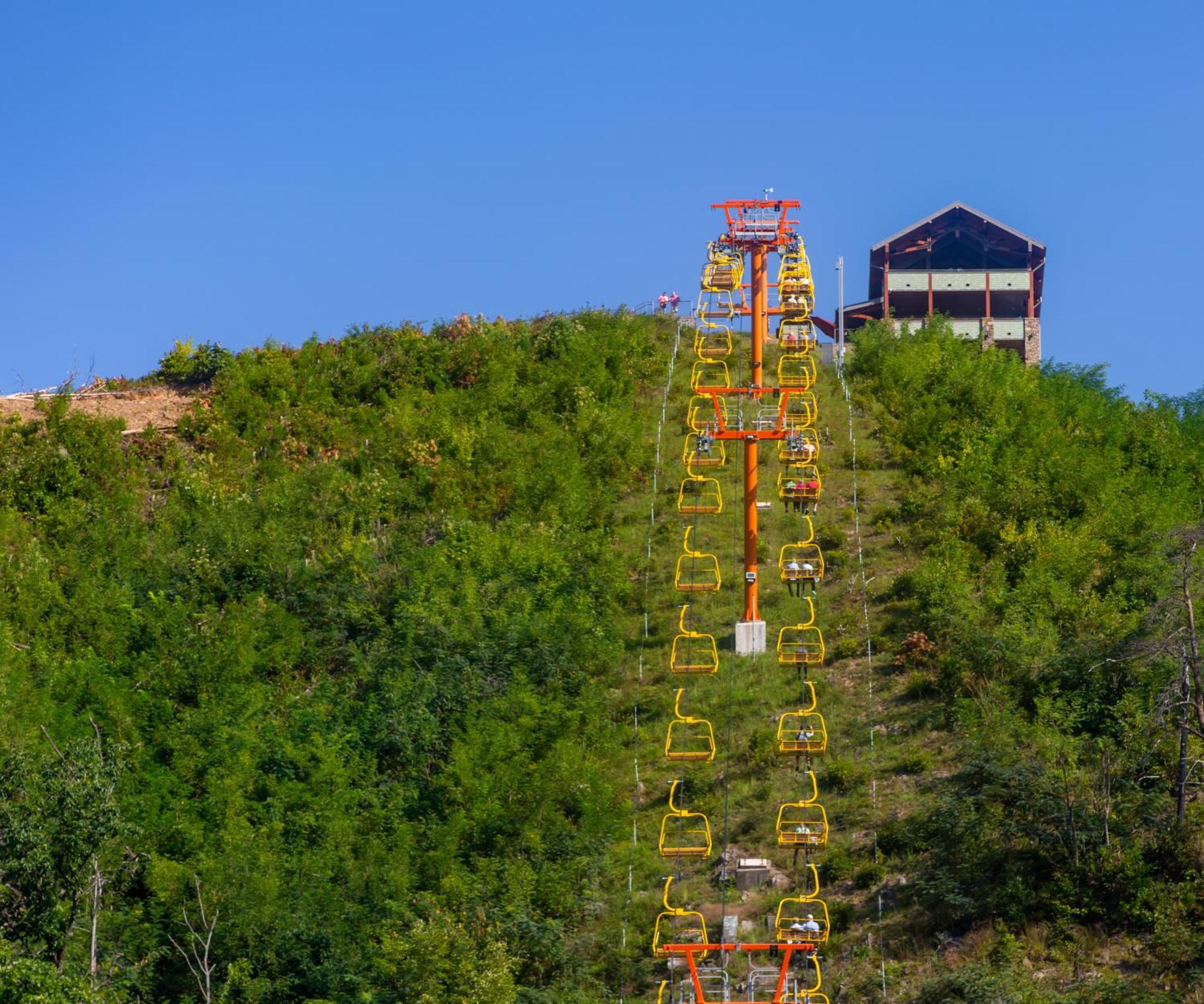 Smoky Bear Lodge With Guest House, Hot Tub, 1089 Free Tickets Each Paid Day, Dollywood And More Sevierville Exterior foto